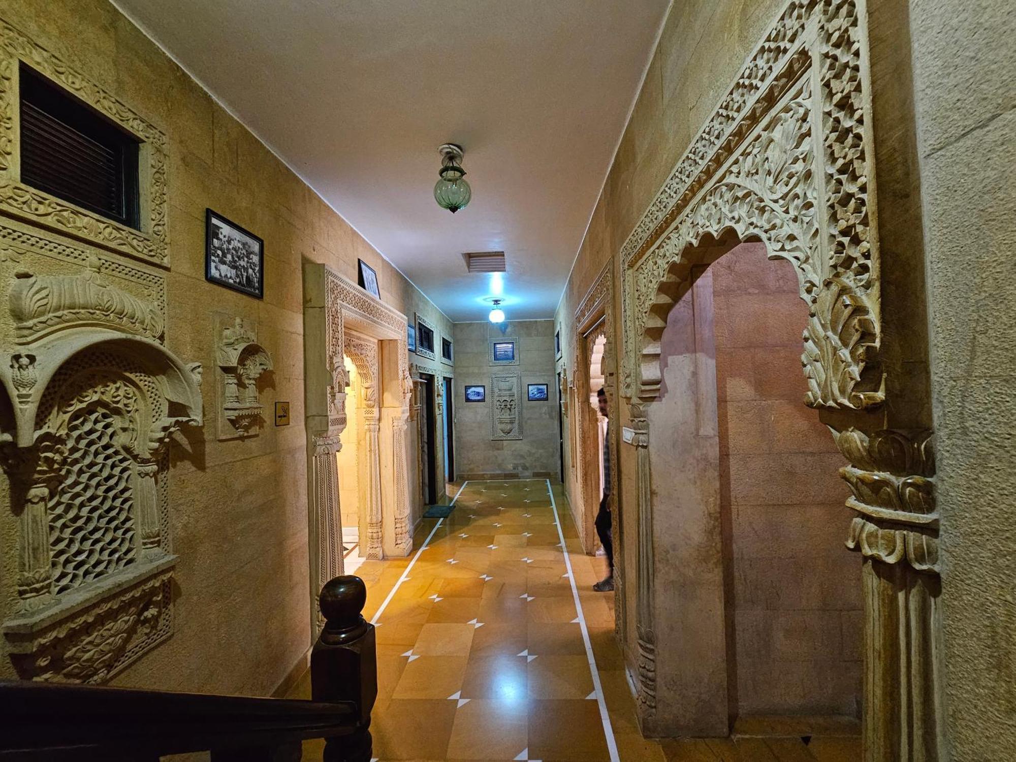 โรงแรมรอยัล ฮาเวลิ ไจซัลเมอร์ ภายนอก รูปภาพ