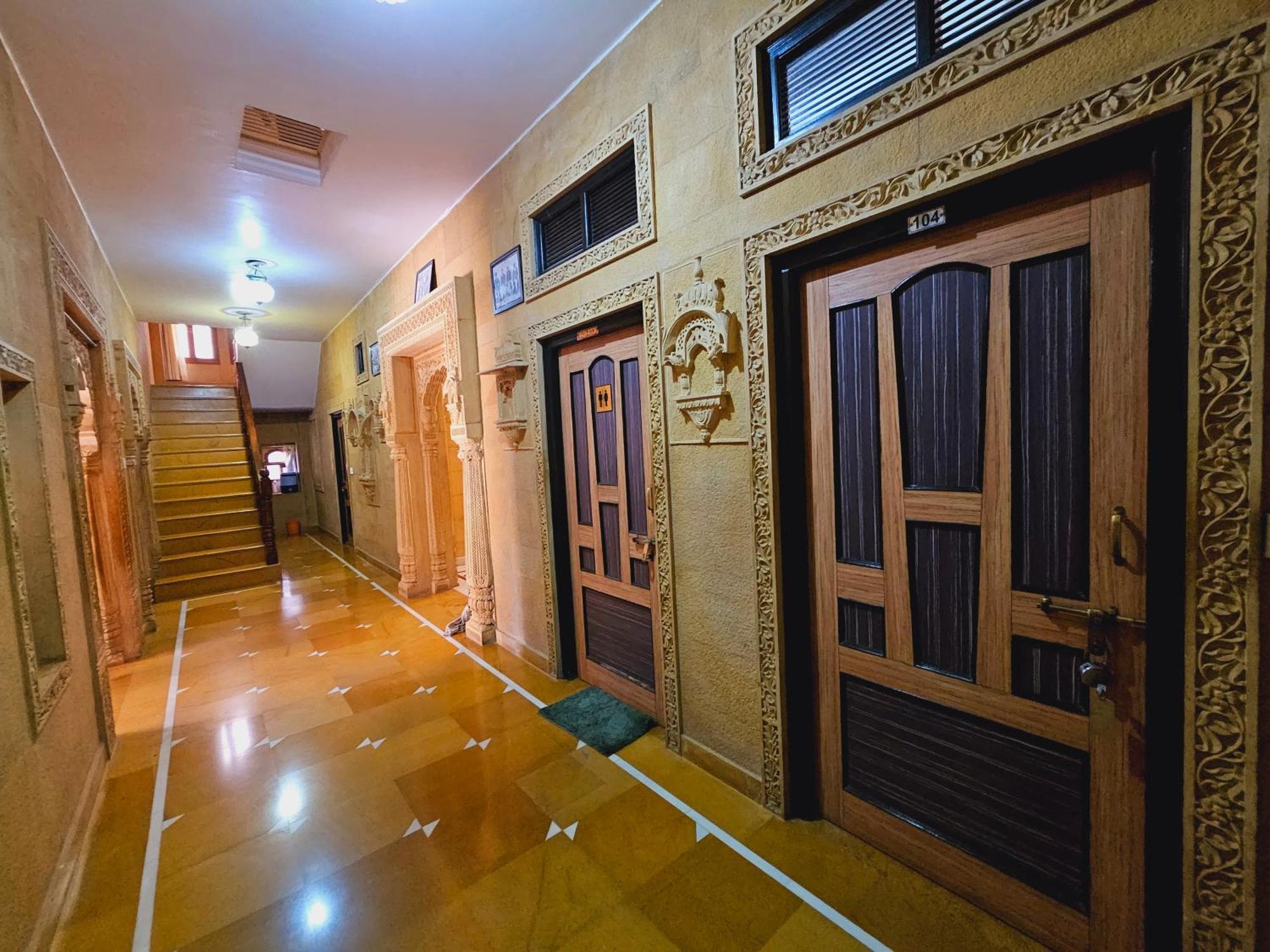 โรงแรมรอยัล ฮาเวลิ ไจซัลเมอร์ ภายนอก รูปภาพ